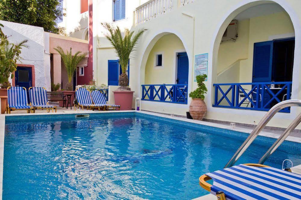 Leta * Fira (Santorini)